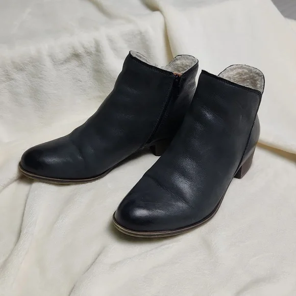 Lucky Brand Banterr 2 Fleece Lined Boots - Picture 1 of 8